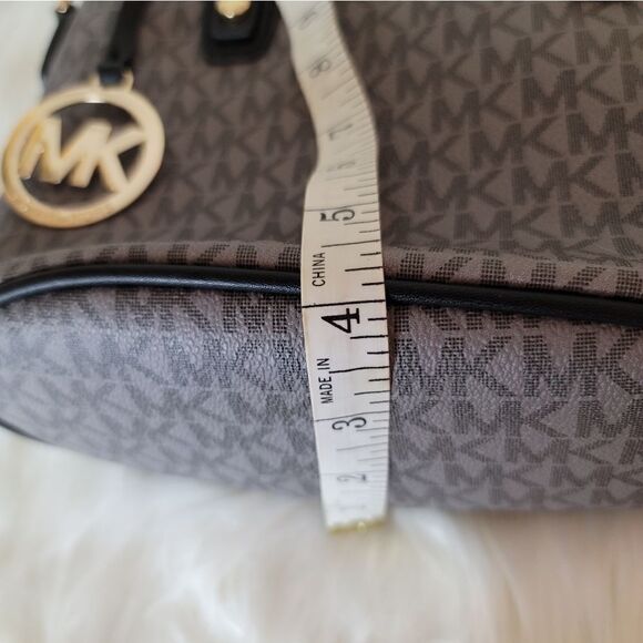 Michael Kors Small Tote - Picture 9 of 9